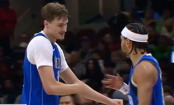 开云体育官网-分差20分了!弗拉格飞身大帽哈登&反击助攻内姆哈德三分打停骑士